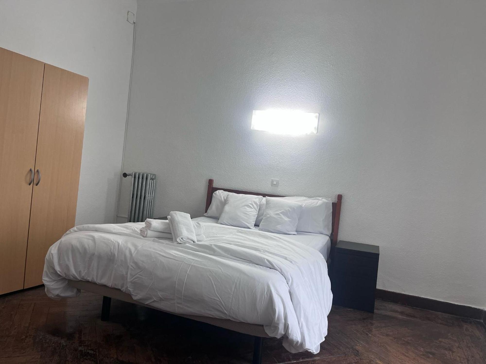 Double Room with Shared Bathroom,1652768787:JPEG