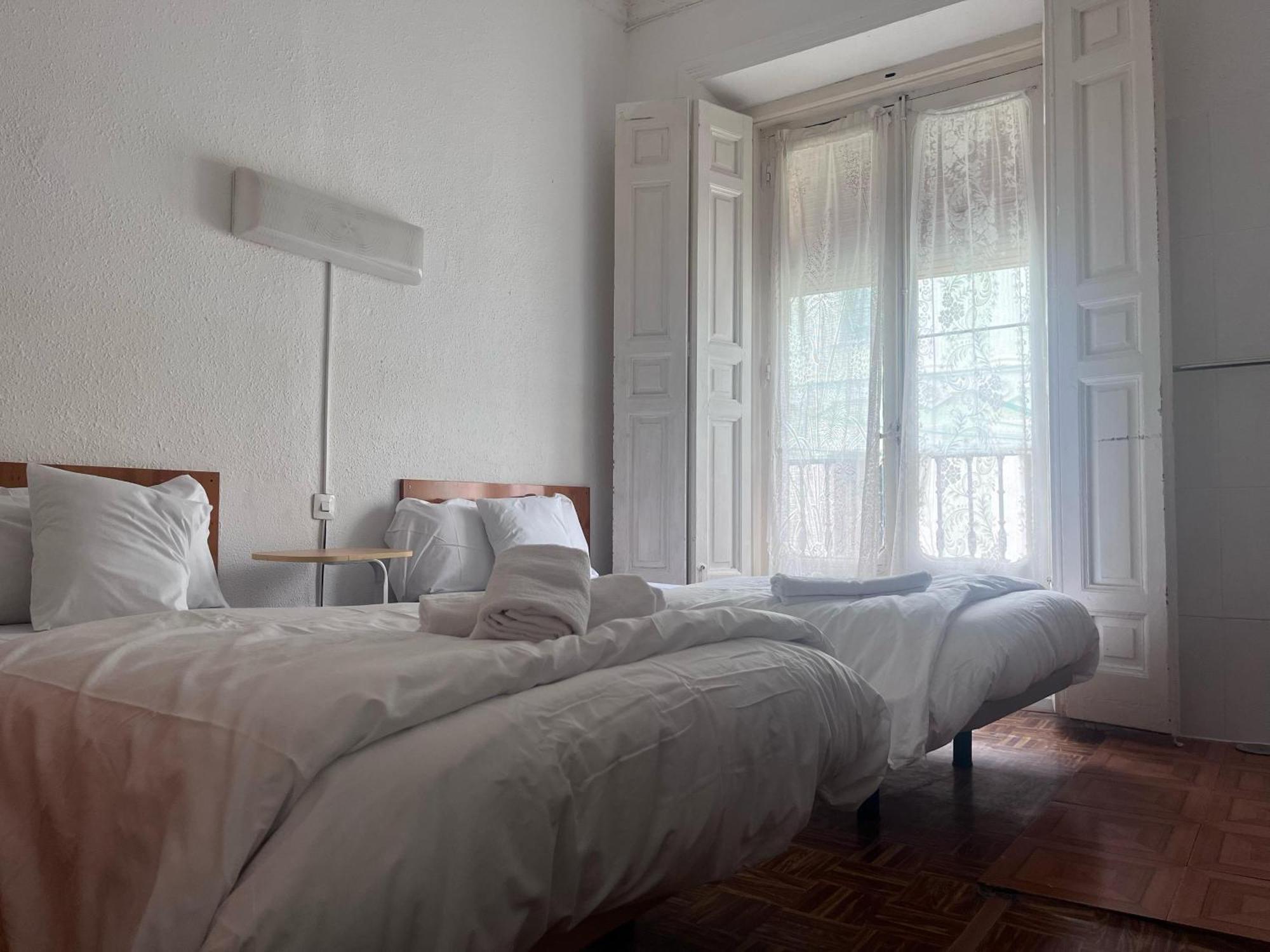Twin Room with View,1652768743:JPEG